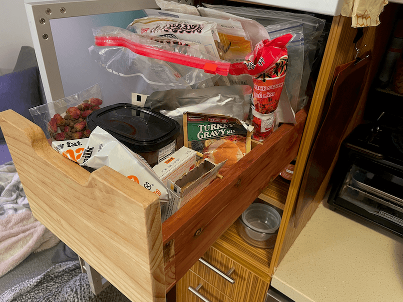 I specifically didn't want a handle in the front, so my dad made this face place for easier gripping.