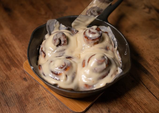 cinnamon-rolls/frosted rolls.jpeg
